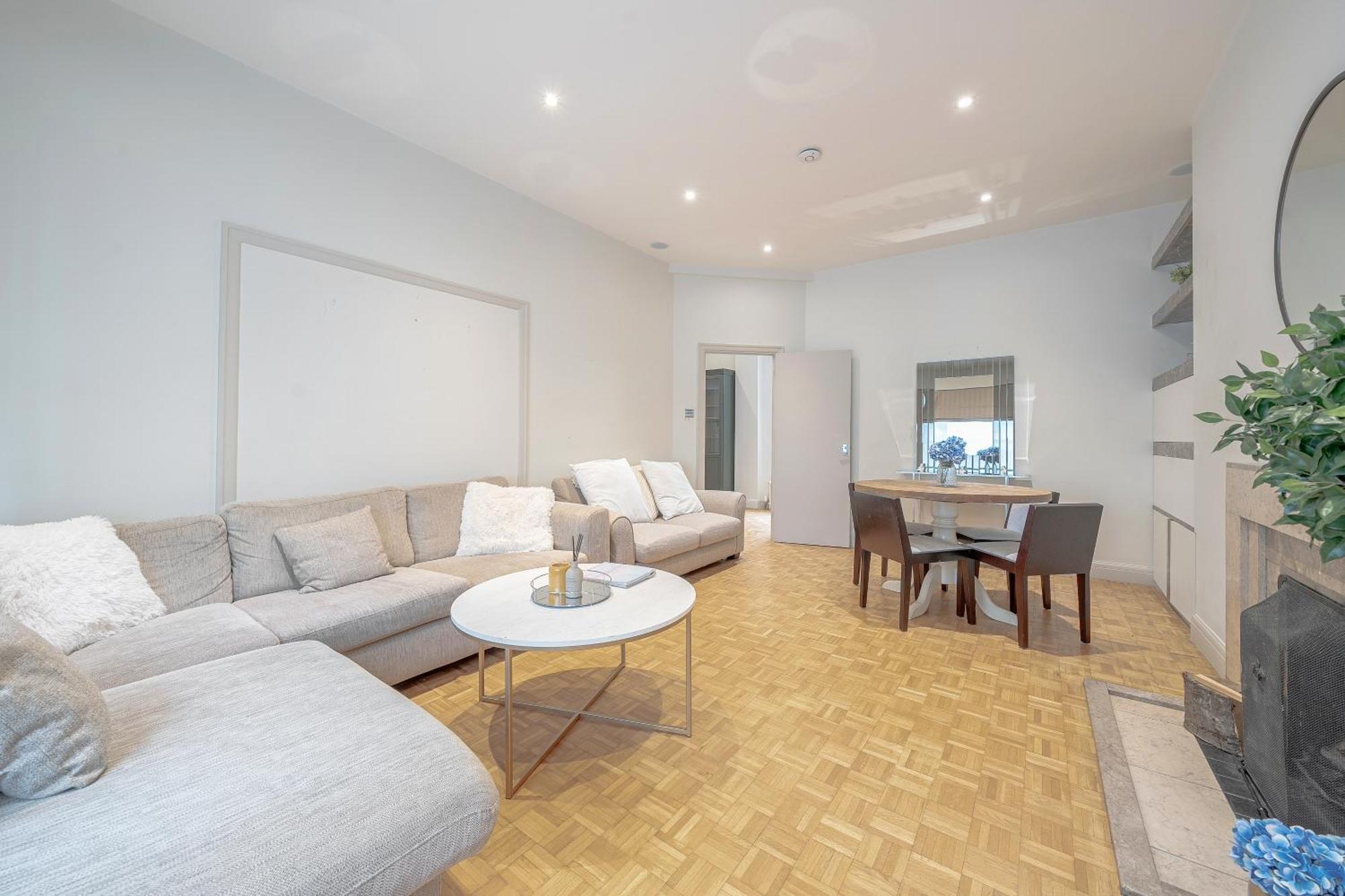 Appartamento Luxurious Two-bedroom Haven In Marylebone